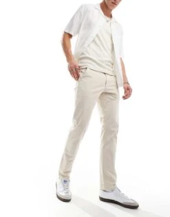 Farah Elm Chino Trouser In Light Sand For Men Beige