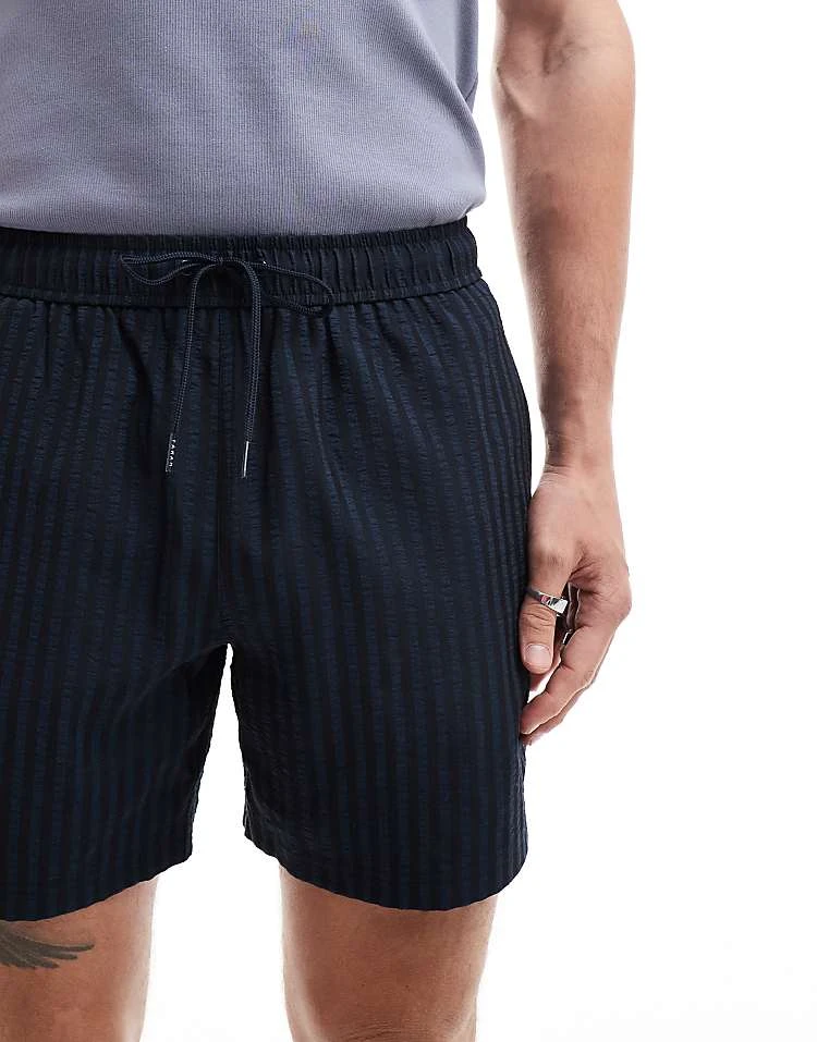Farah Textured Seersucker Short In Navy For Men - Image 5
