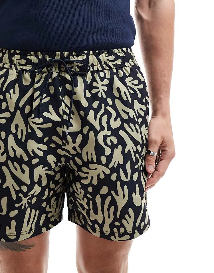 Farah Printed Shorts In Navy For Men - Image 4