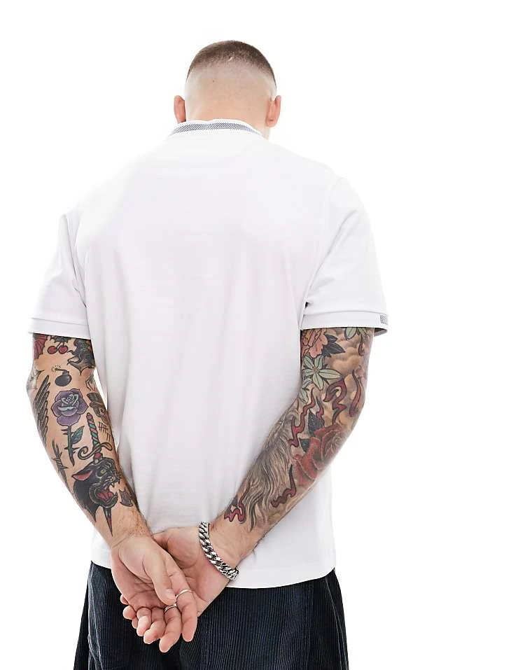 Farah Northleigh T-shirt In White With Jacquard Cuffing For Men - Image 3